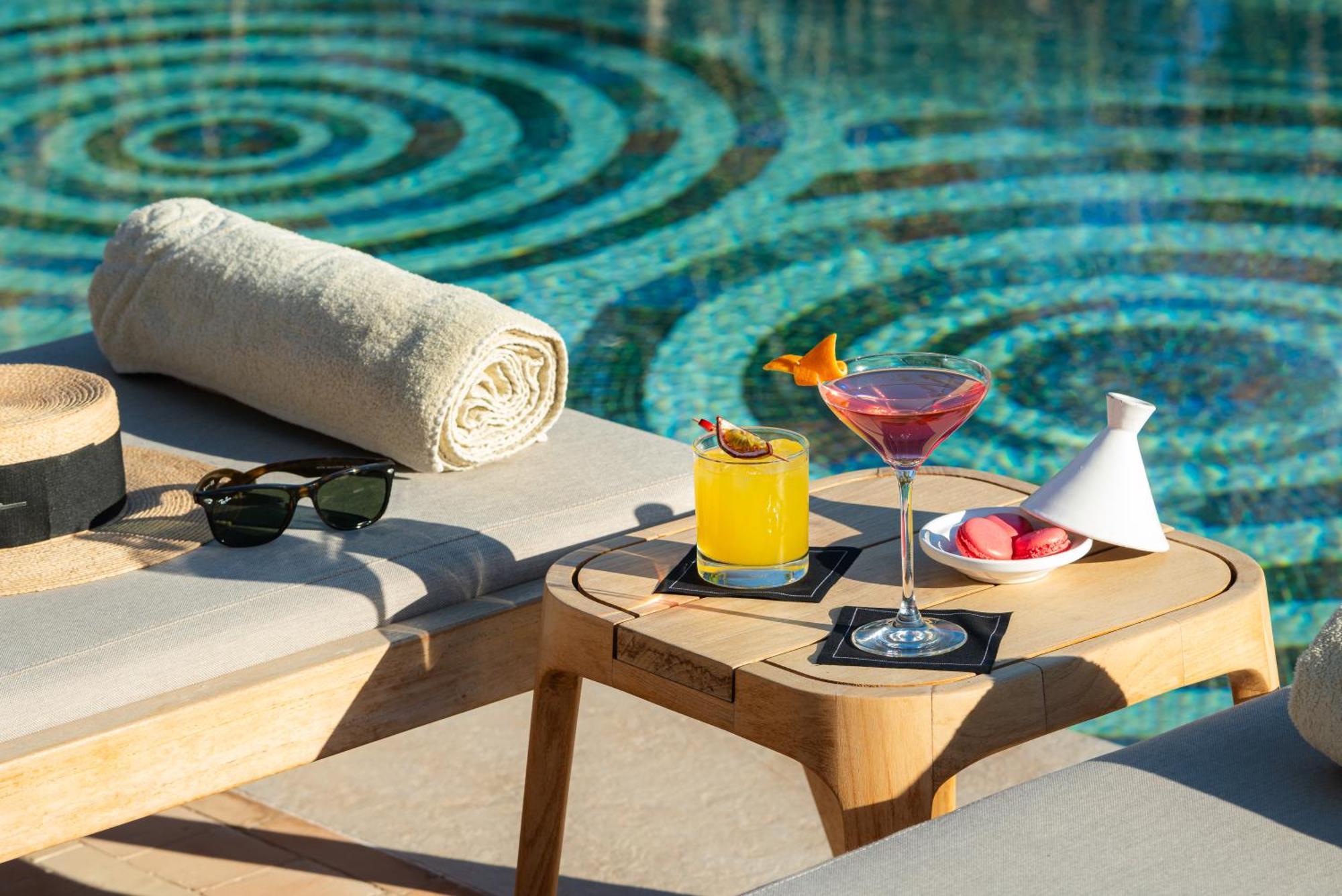 Sofitel Marrakech Palais Imperial & Spa Μαρακές Εξωτερικό φωτογραφία Poolside at the hotel